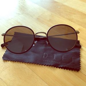 DIFF Daisy Sunglasses! 🕶